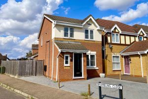 Kestrel Way, Sandy