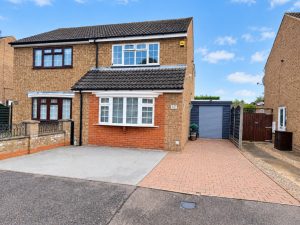 Manor Close, Langford